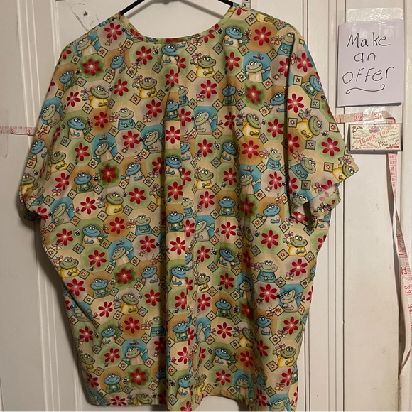 Colorful Patterned Women's Top - Picture 11 of 13